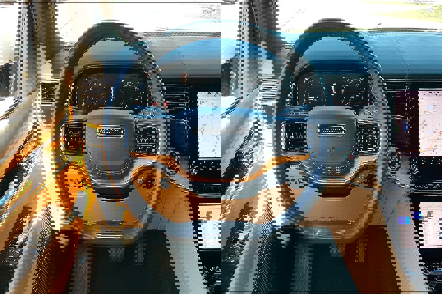 Used 2022 Jeep Grand Wagoneer Series III w/ HD Trailer Tow Package image 5