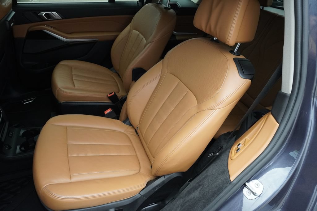 Used 2020 BMW X7 xDrive40i w/ Premium Package AWD/4WD image 30