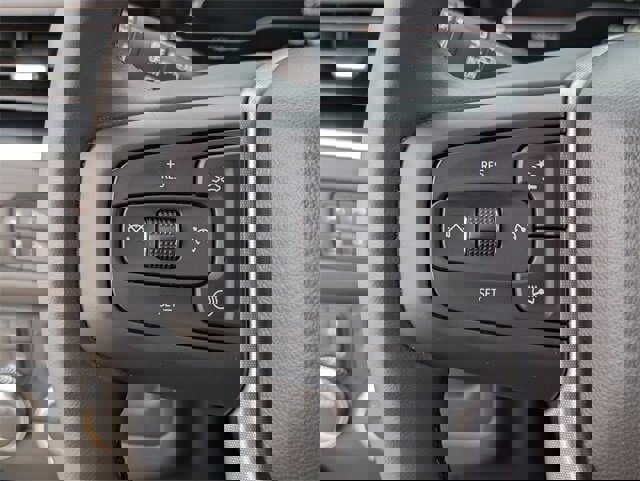 Used 2024 GMC Yukon SLT w/ SLT Luxury Package image 21