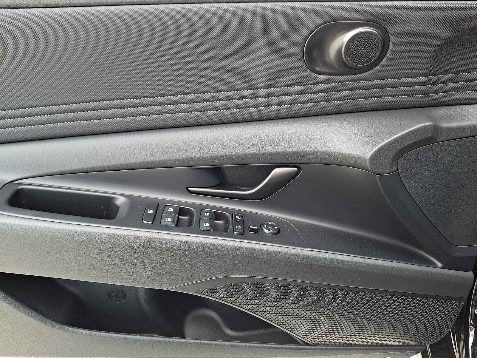 New 2026 Hyundai Elantra SEL Sport FWD image 8