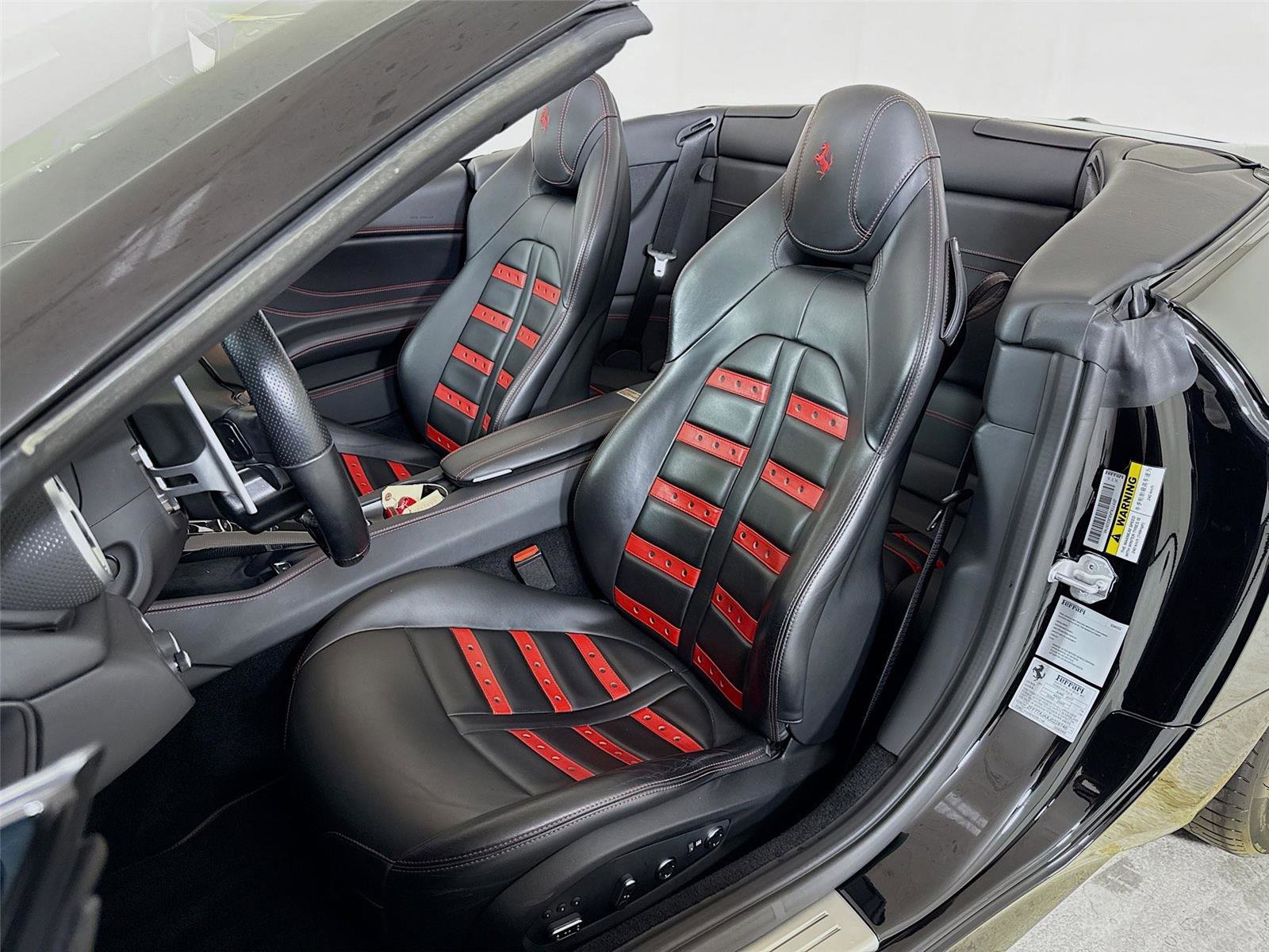 Used 2018 Ferrari California T image 10