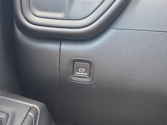 Certified 2023 Chevrolet Silverado 1500 Custom image 32