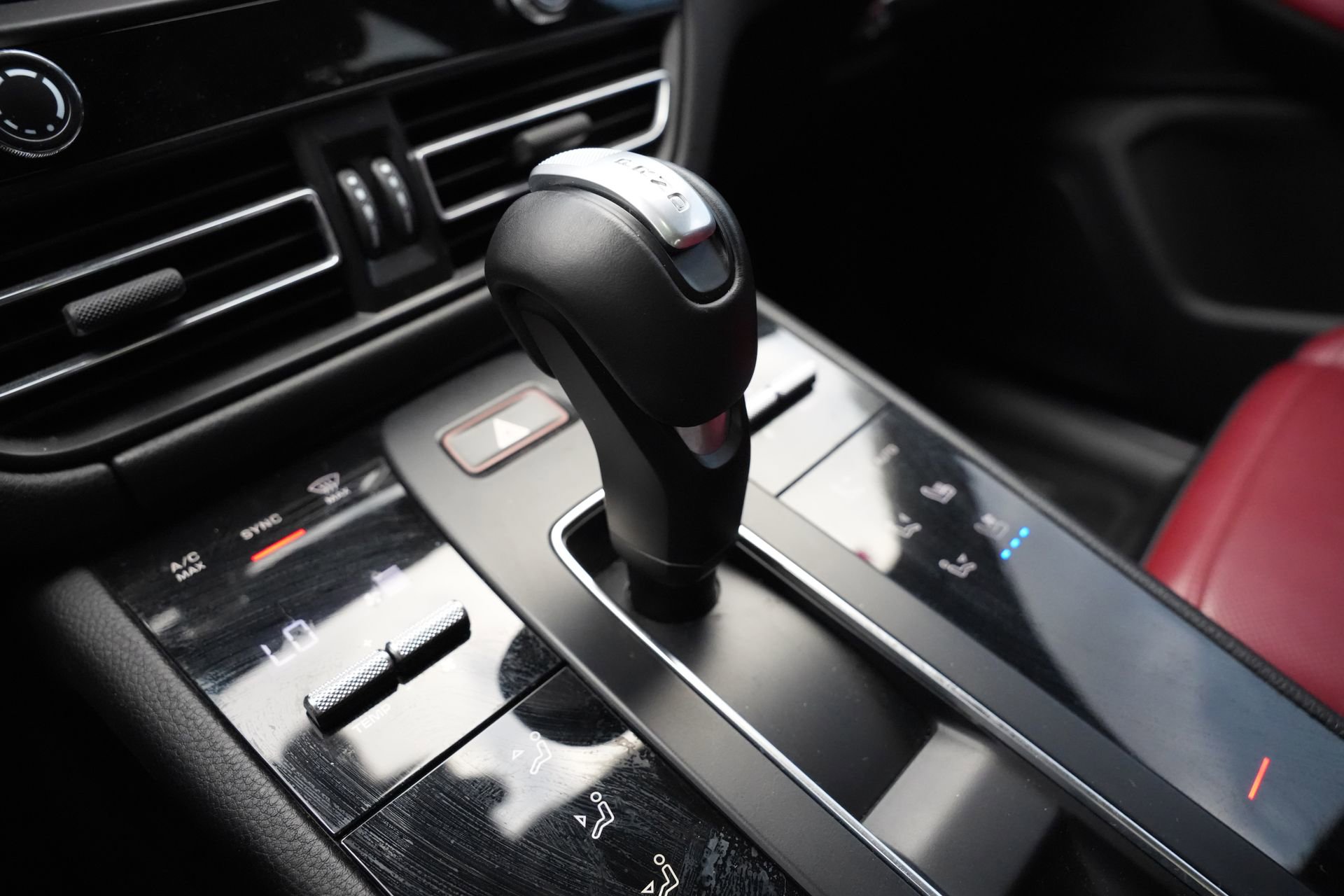 Used 2024 Porsche Macan GTS image 14