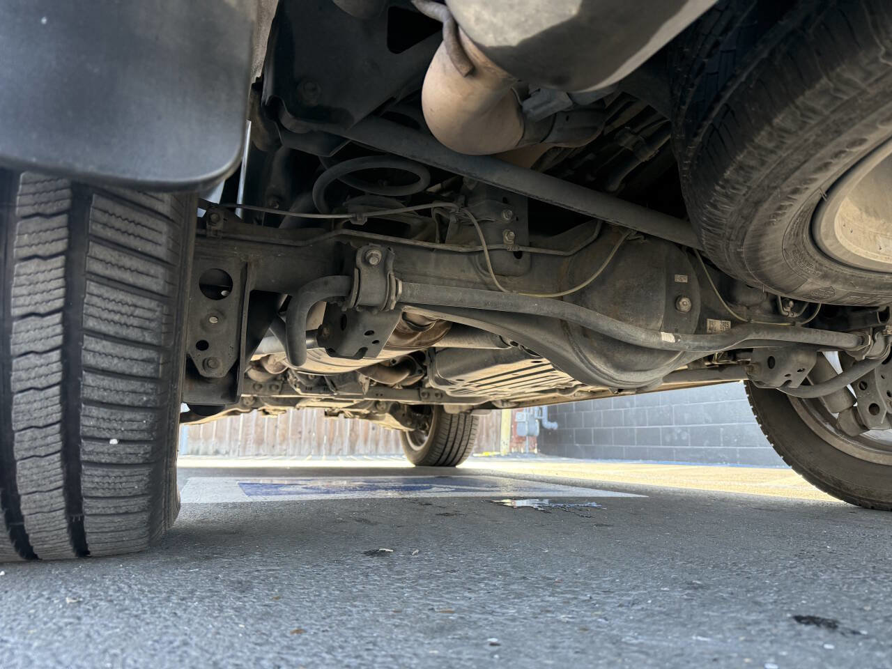 Used 2010 Lexus LX 570 4WD image 19