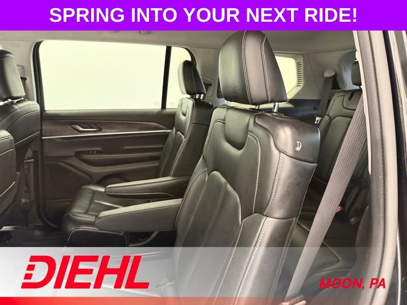 Certified 2023 Jeep Grand Cherokee L Limited w/ Black Appearance Package image 20