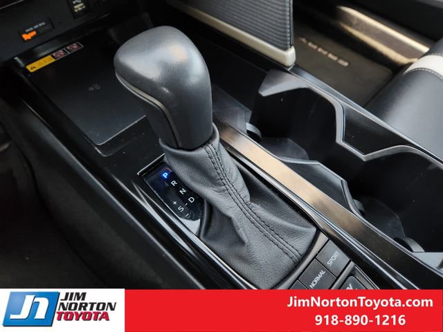 Used 2025 Toyota Camry SE FWD image 21