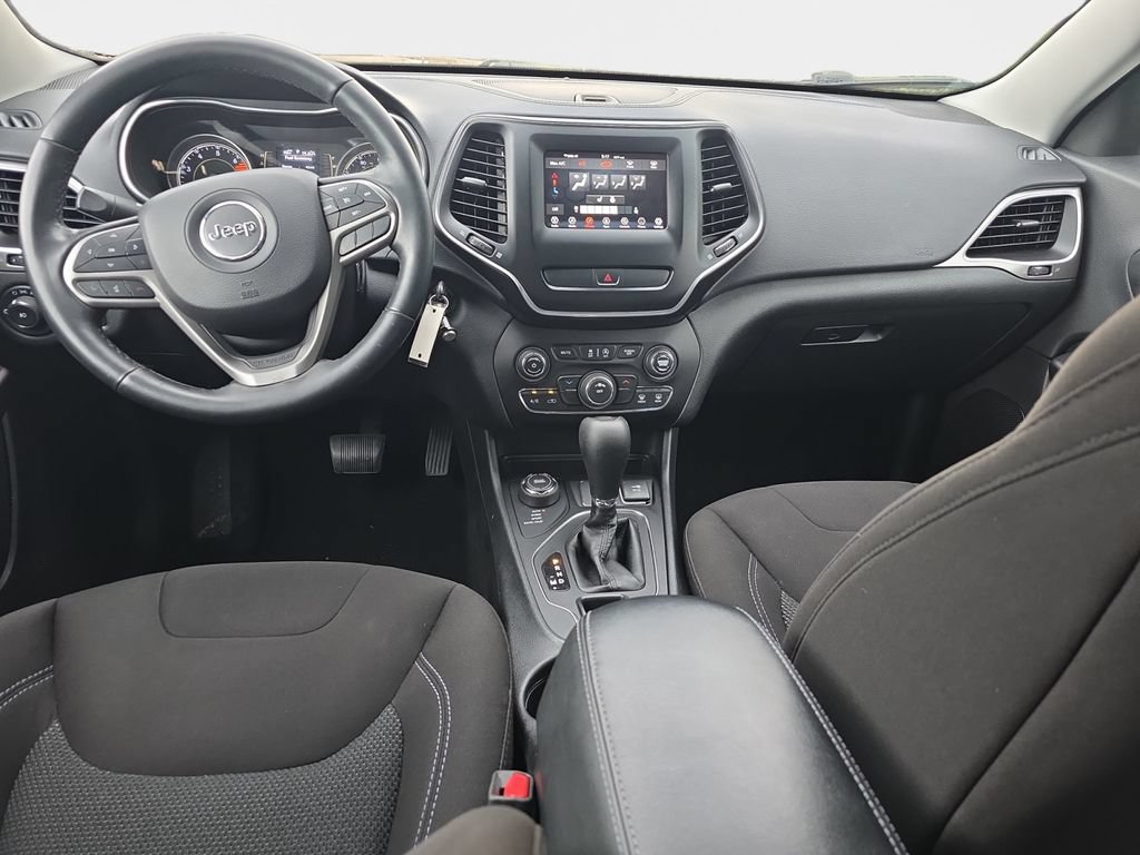 Used 2019 Jeep Cherokee Latitude w/ Cold Weather Group AWD/4WD image 14