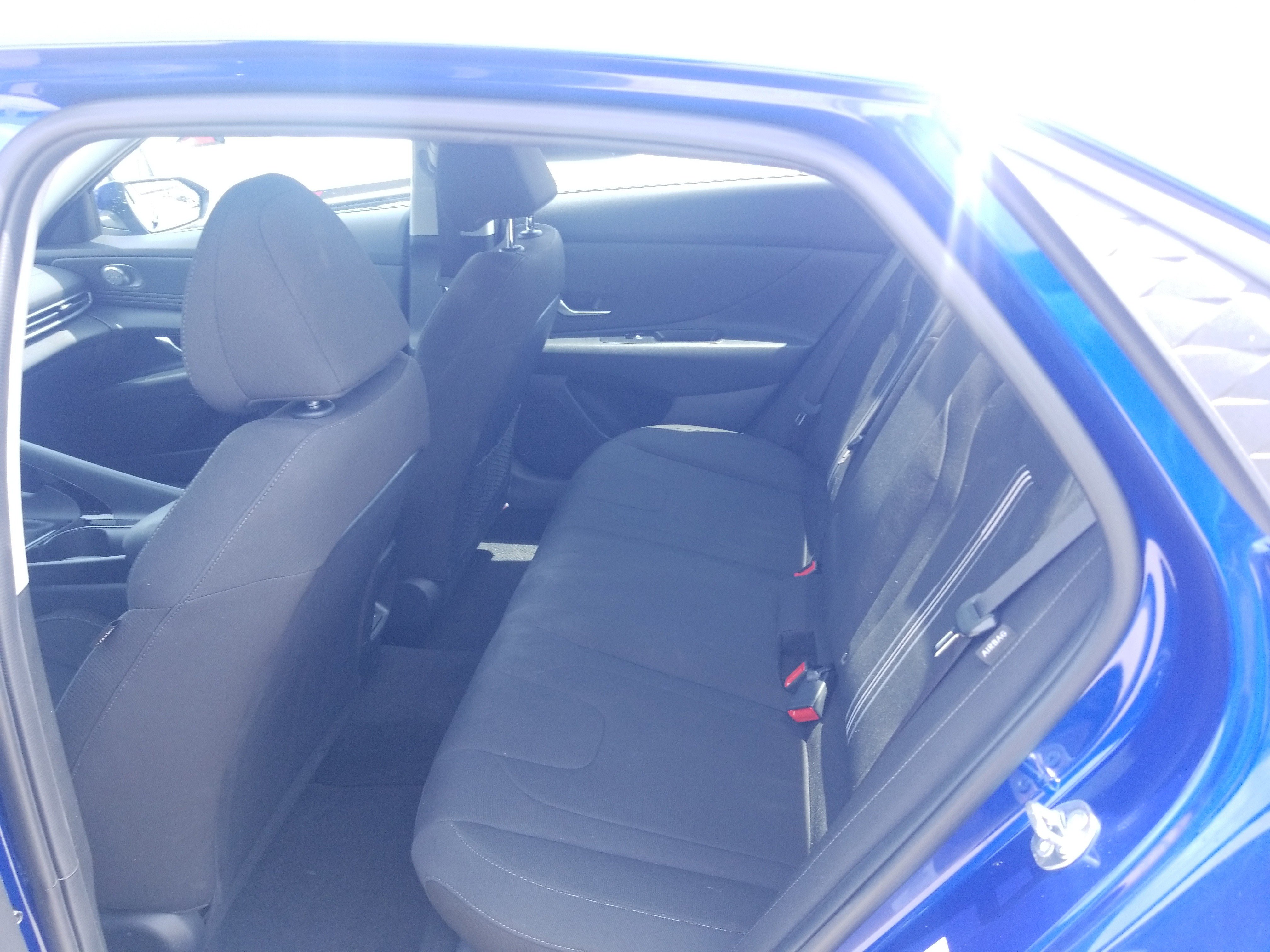 Used 2025 Hyundai Elantra SEL FWD image 12