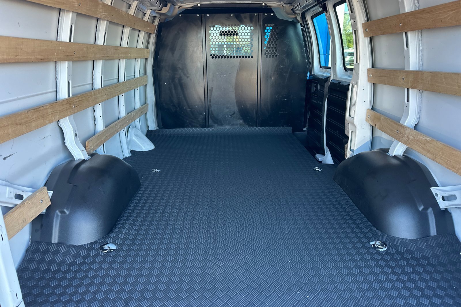 Used 2023 GMC Savana 2500 w/ Driver Convenience Package image 16