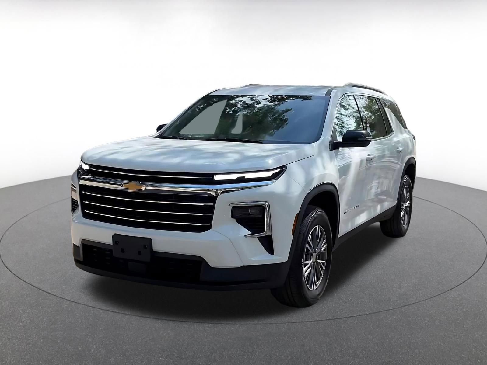 Used 2025 Chevrolet Traverse LT image 10