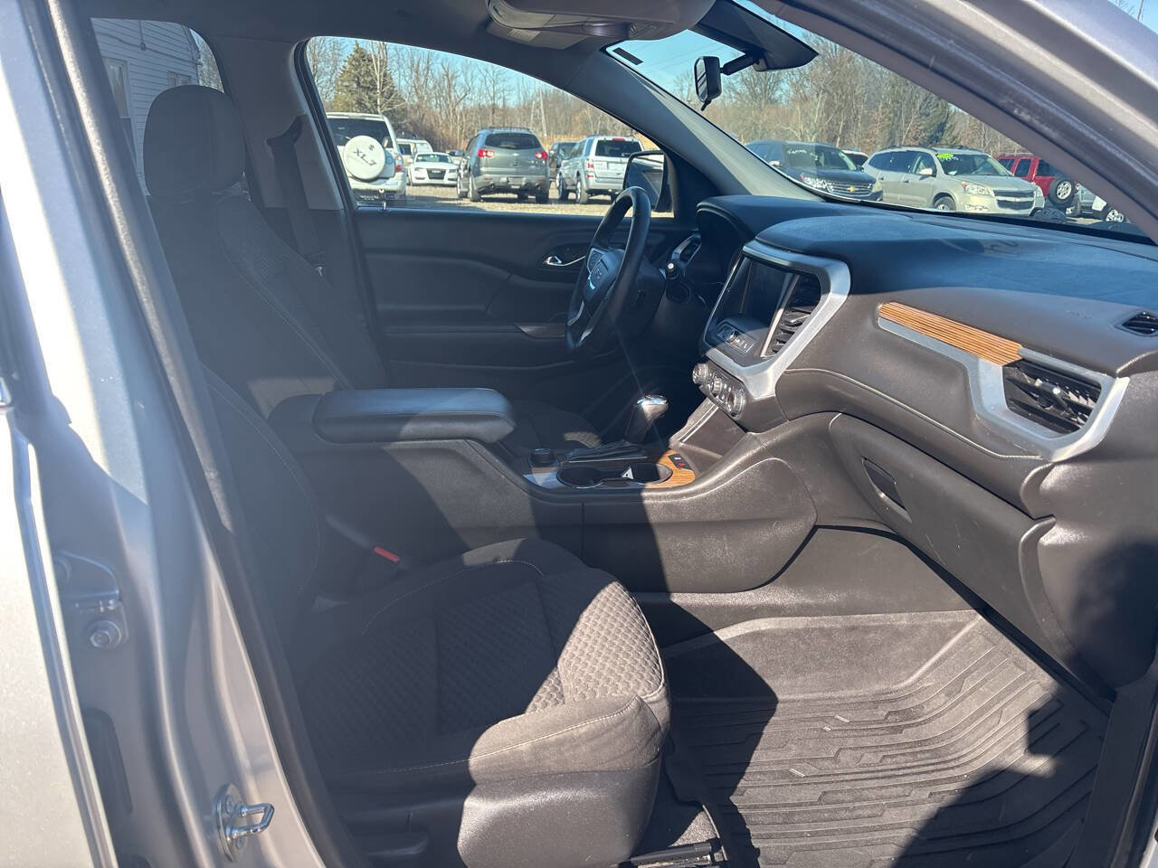 Used 2017 GMC Acadia SLE w/ LPO, Floor Liner Package image 17