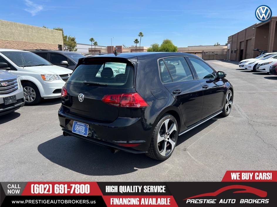 Used 2017 Volkswagen Golf 4-Door FWD image 4