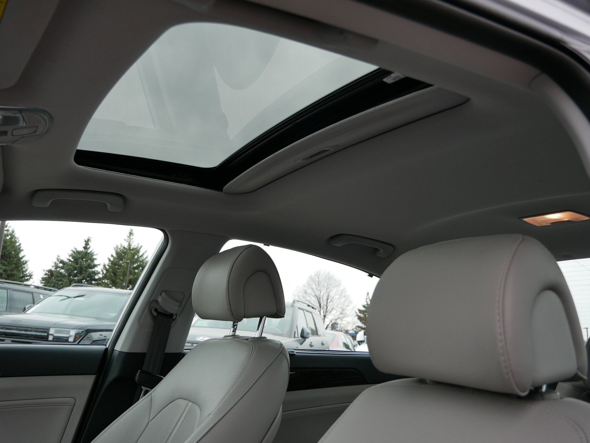 Used 2017 Hyundai Sonata Limited w/ Ultimate Package 04 image 21