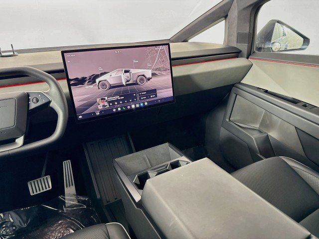 Used 2024 Tesla Cybertruck AWD Crew Cab image 21