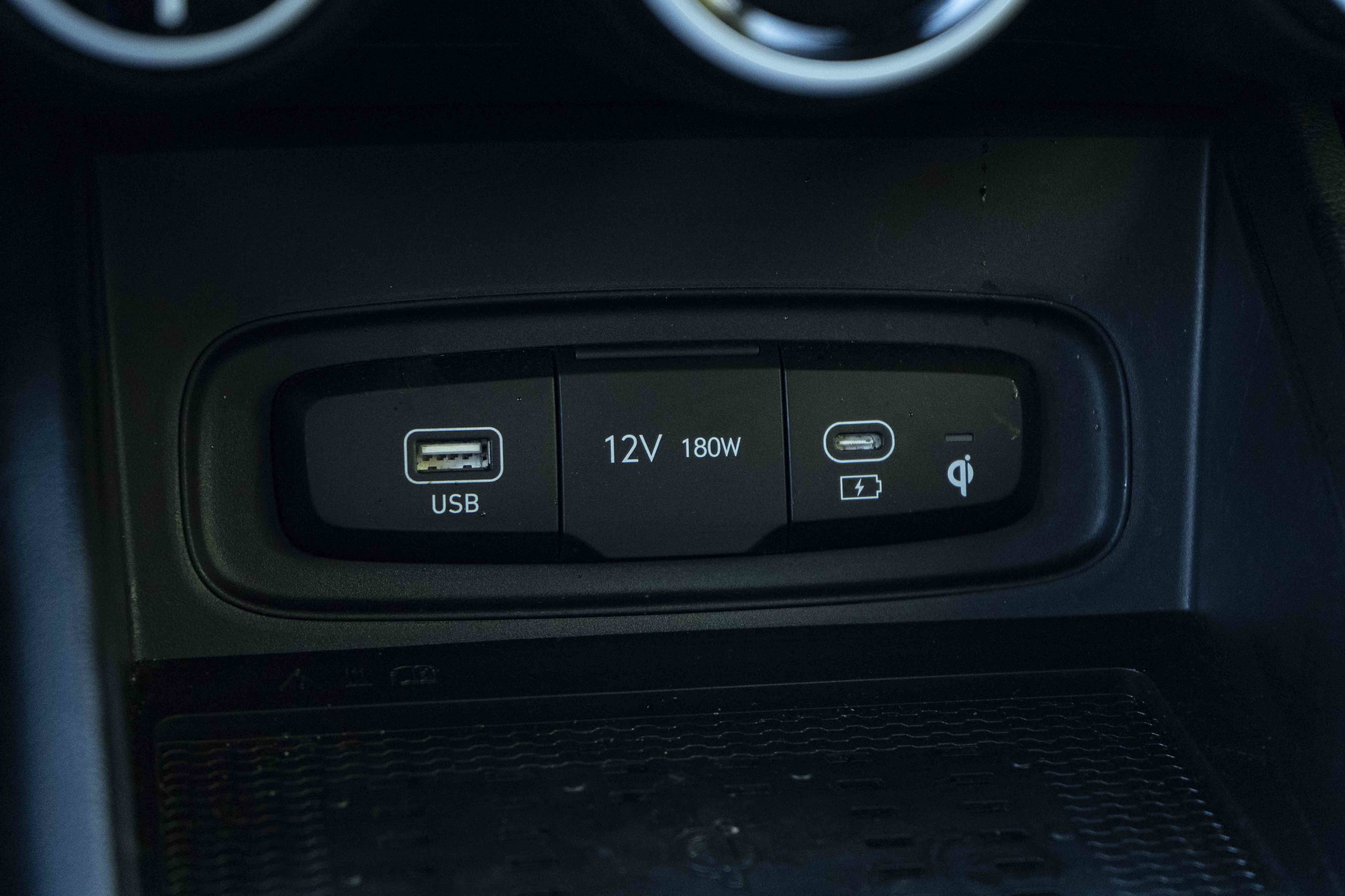 Used 2026 Hyundai Venue SEL FWD image 34
