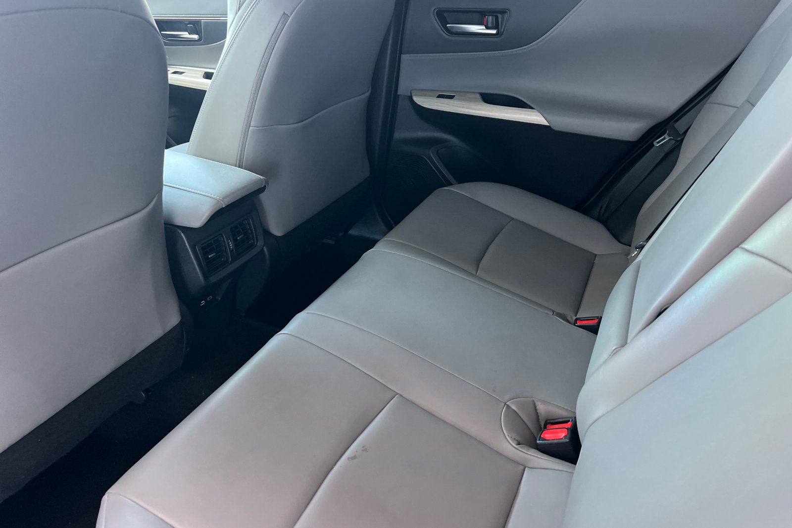 Certified 2024 Toyota Venza XLE AWD/4WD image 12