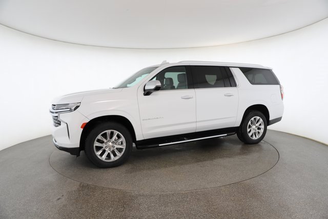 Used 2023 Chevrolet Suburban Premier image 3