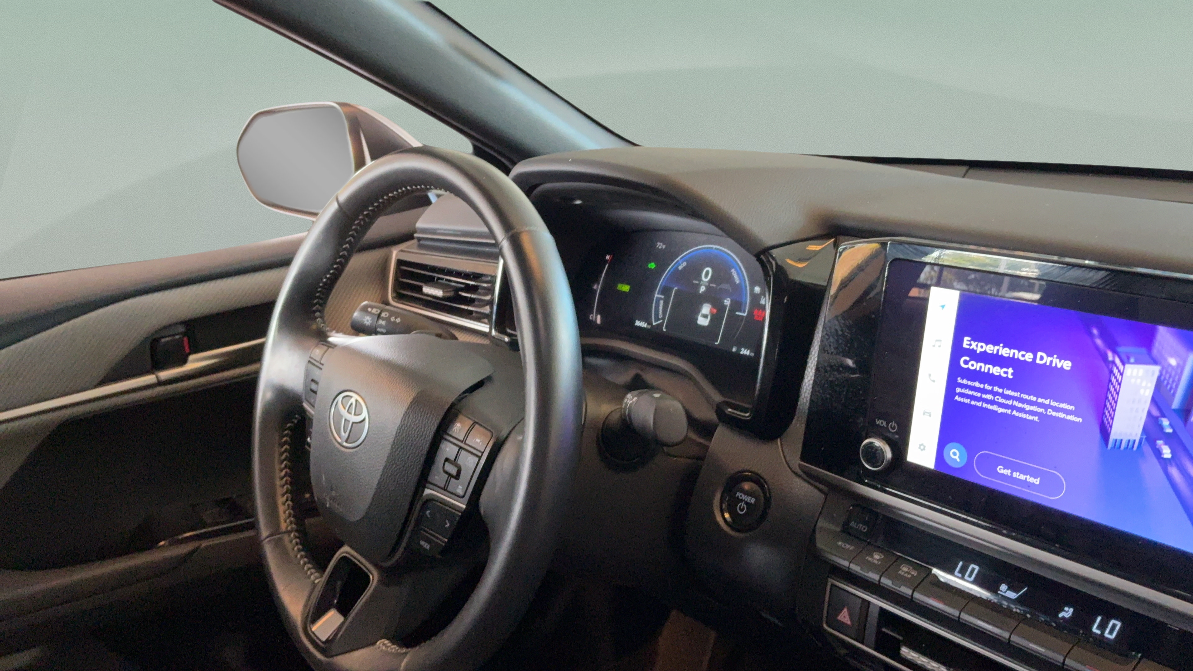 Used 2025 Toyota Camry SE w/ Convenience Package FWD image 36