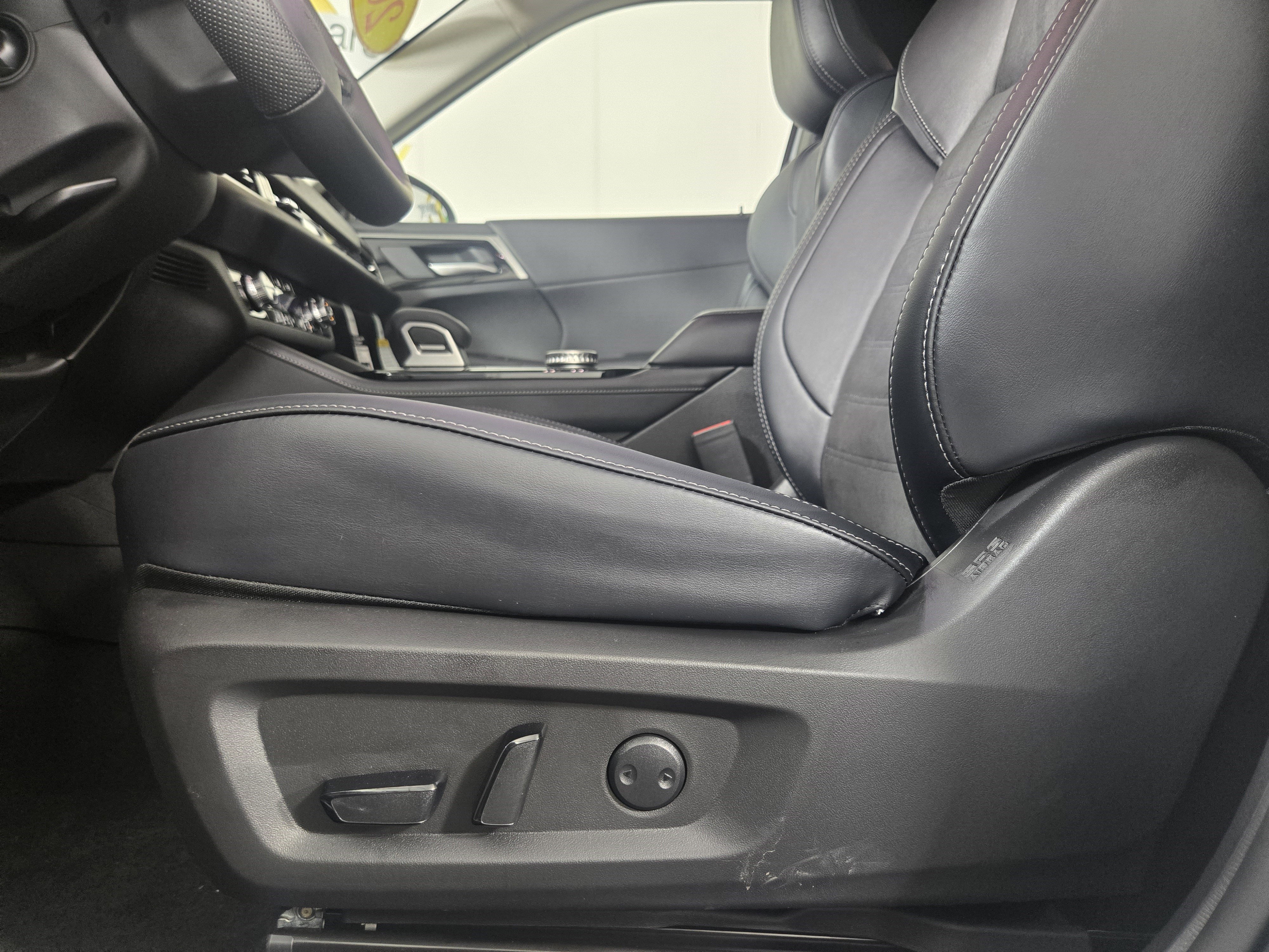 New 2026 Mitsubishi Outlander AWD image 31