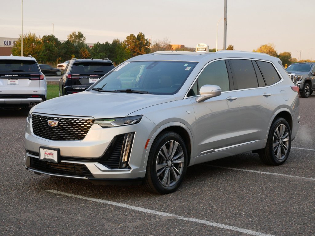 Used 2020 Cadillac XT6 Premium Luxury w/ LPO, Floor Liner Package AWD/4WD image 5