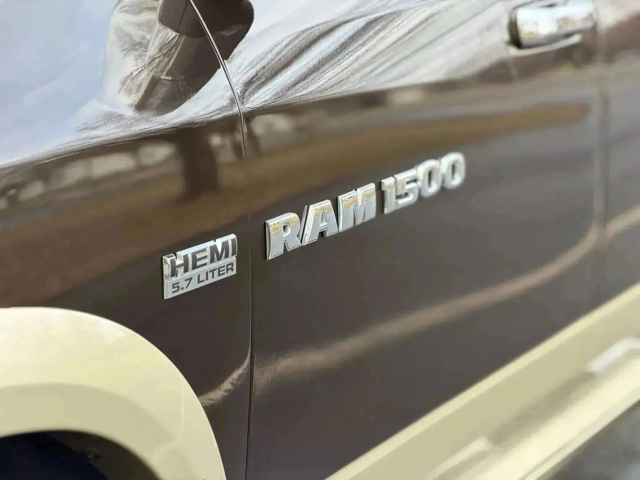 Used 2011 RAM 1500 Laramie AWD/4WD image 26
