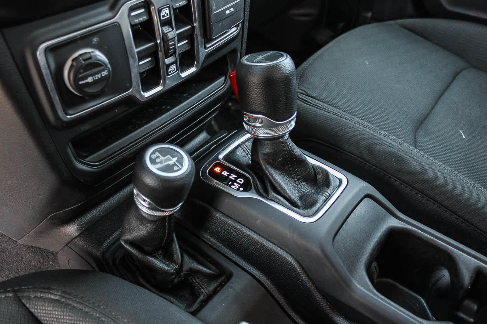 Used 2021 Jeep Gladiator Sport image 19