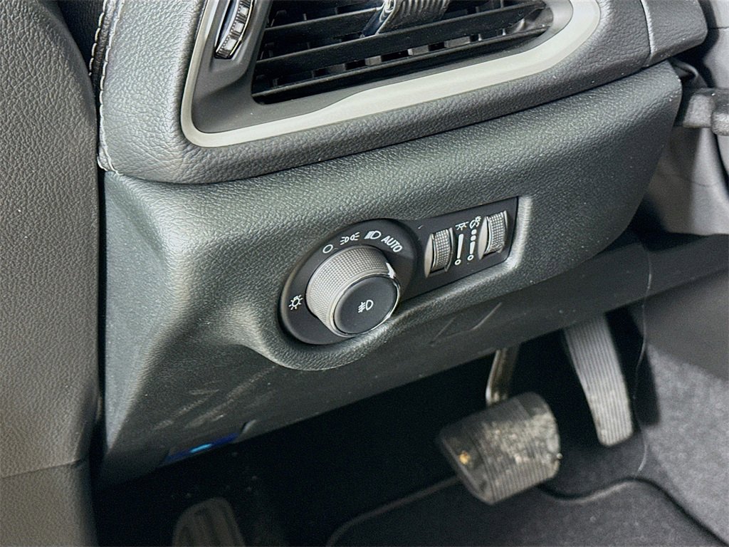 New 2026 Chrysler Pacifica Select image 10
