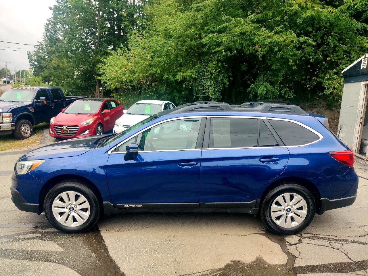 Used 2017 Subaru Outback 2.5i Premium image 3