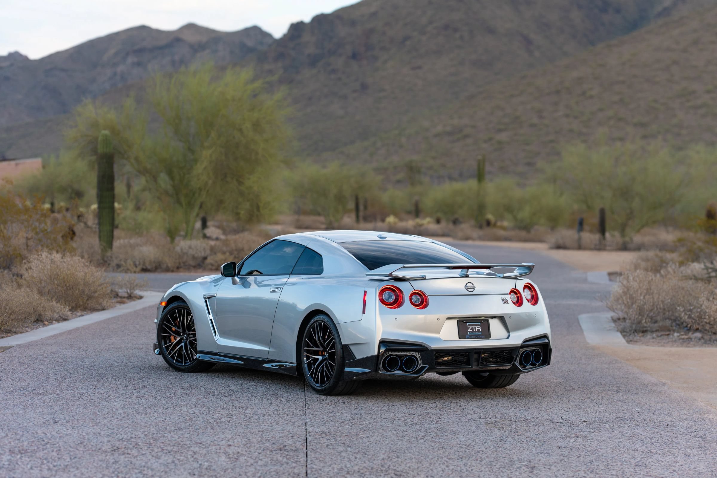 Used 2024 Nissan GT-R Premium w/ Floor Mat Package AWD/4WD image 19