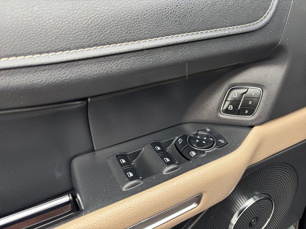 Used 2024 Ford Expedition Limited image 16