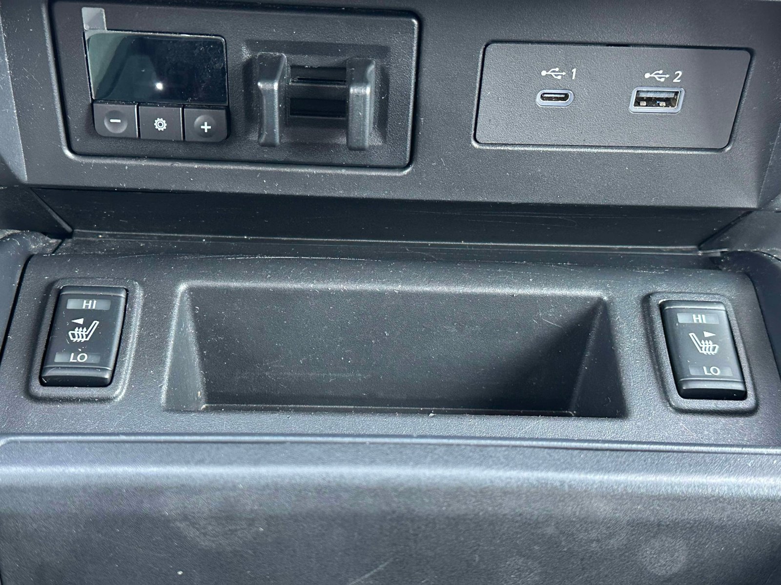 Used 2020 Nissan Titan SV w/ SV Convenience Package image 11