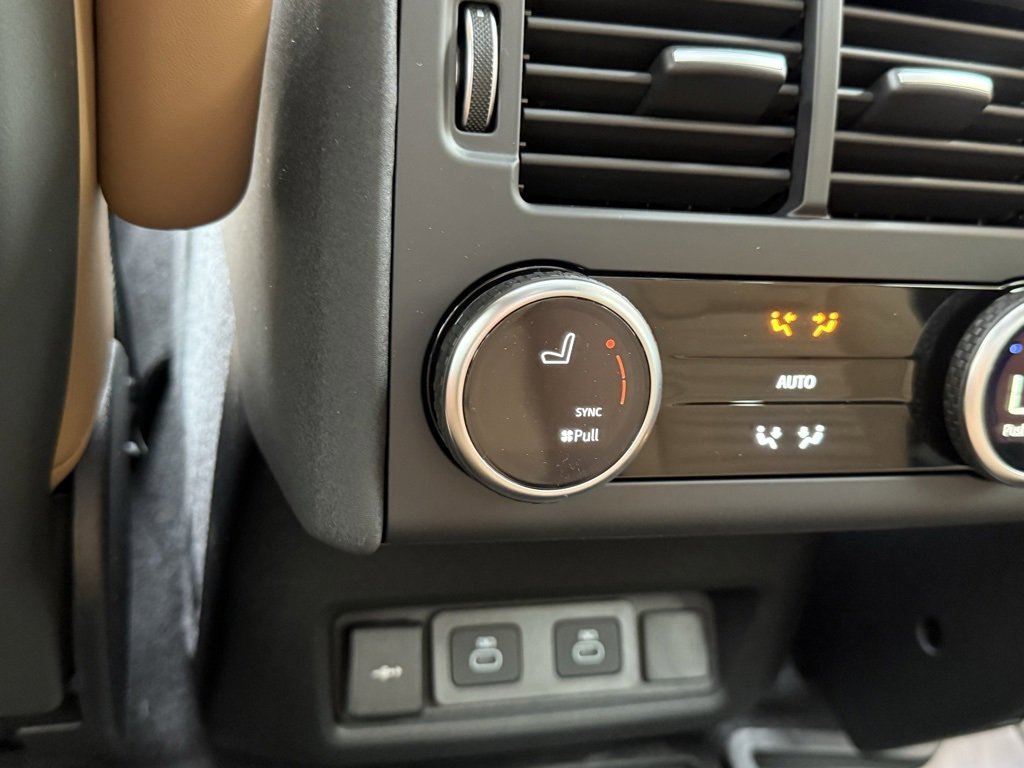 New 2025 Land Rover Discovery Dynamic SE image 37