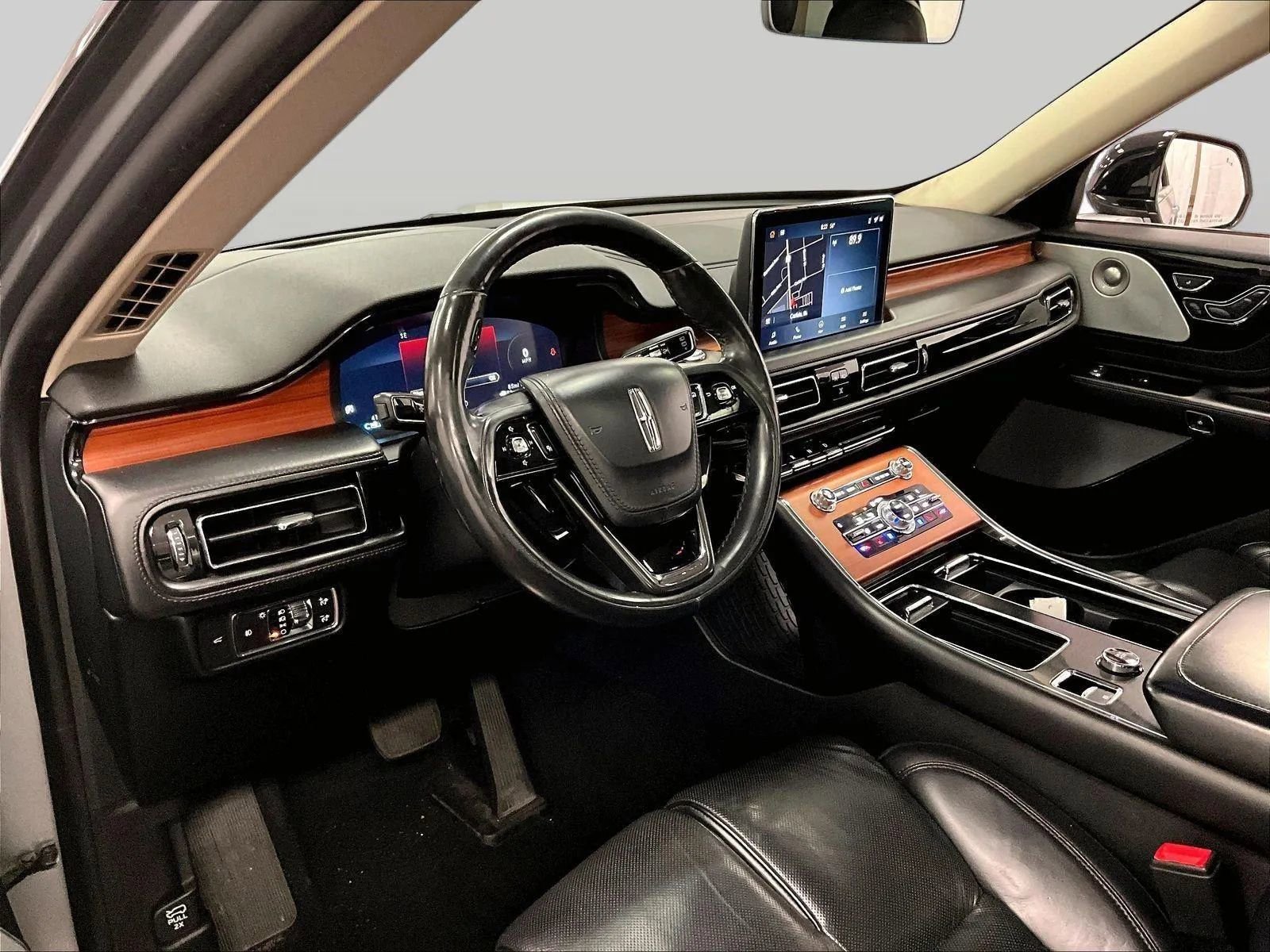 Used 2020 Lincoln Aviator Reserve w/ Equipment Group 202A image 12