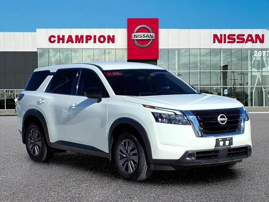 Used 2024 Nissan Pathfinder S image 1