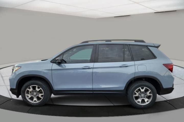 Used 2023 Honda Passport TrailSport image 2