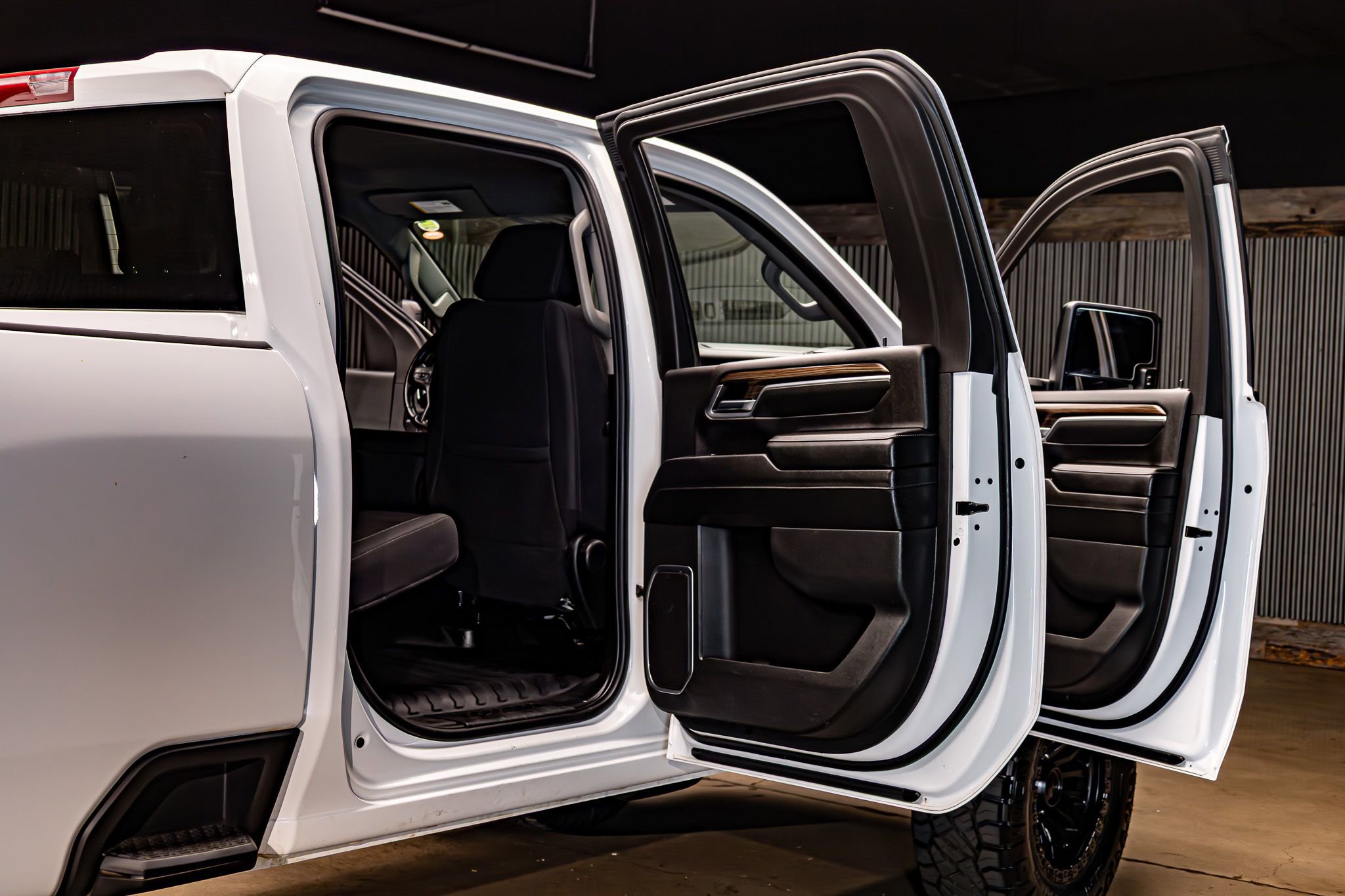 Used 2024 Chevrolet Silverado 3500 LT w/ Convenience Package image 31