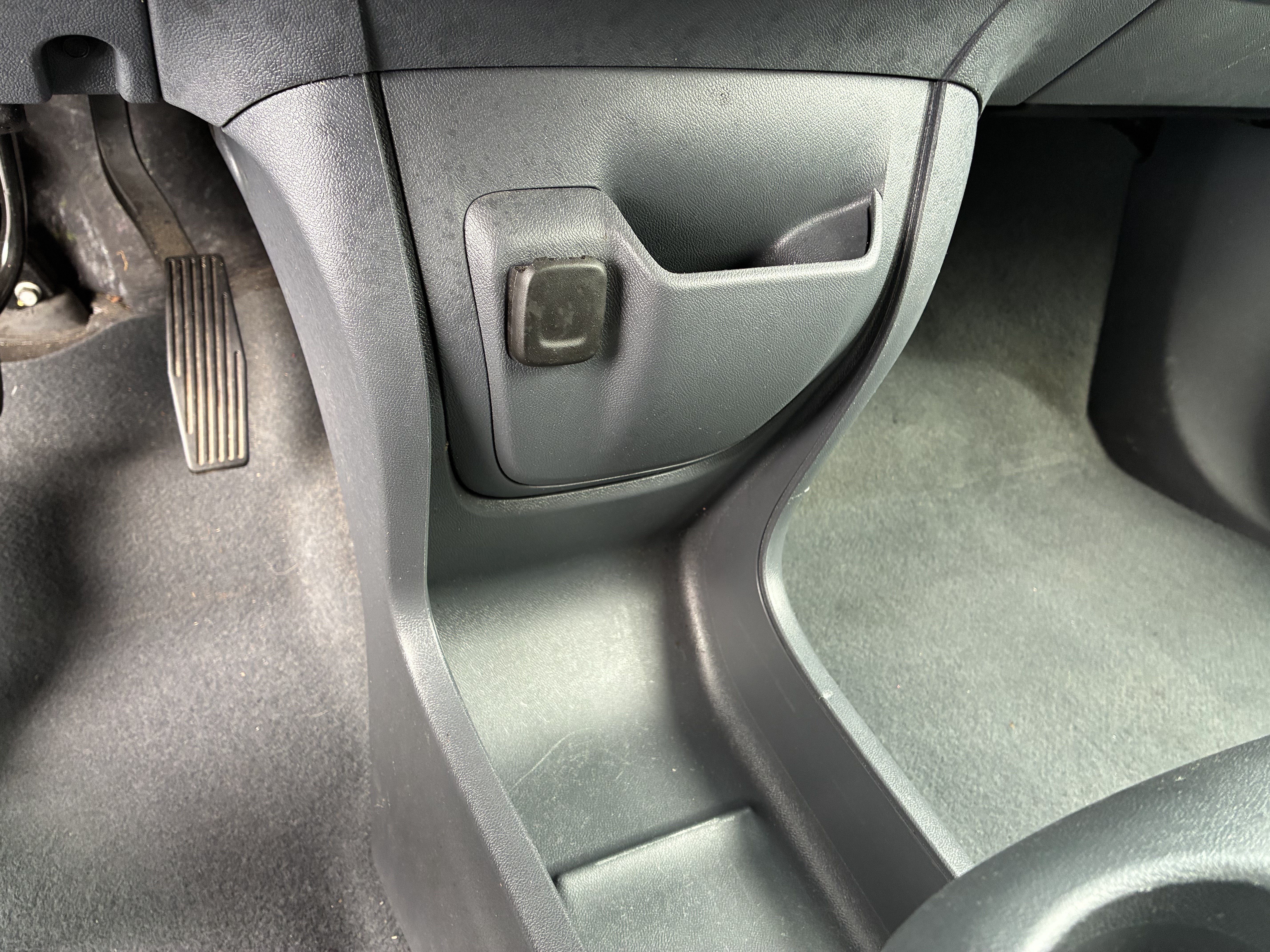 Used 2020 Chevrolet Bolt LT FWD image 32