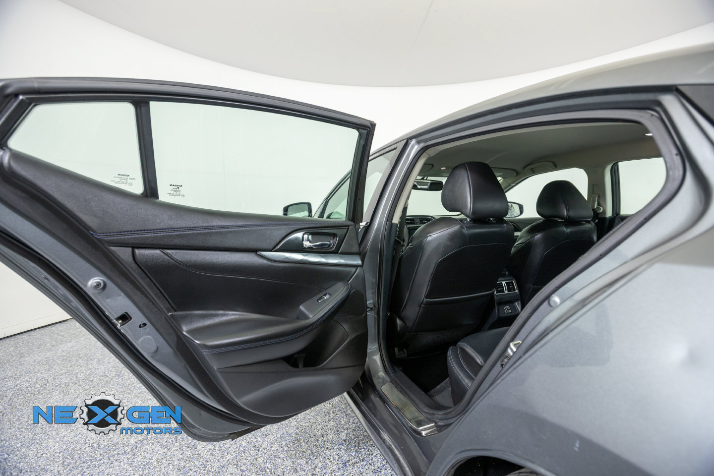 Used 2018 Nissan Maxima SR w/ Midnight Edition FWD image 27