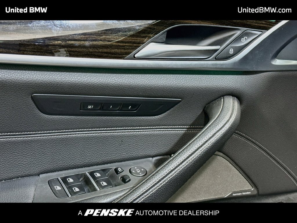 Used 2021 BMW 540i xDrive w/ M Sport Package AWD/4WD image 3
