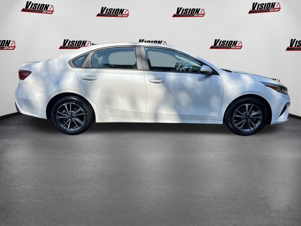 Used 2023 Kia Forte LXS FWD image 4