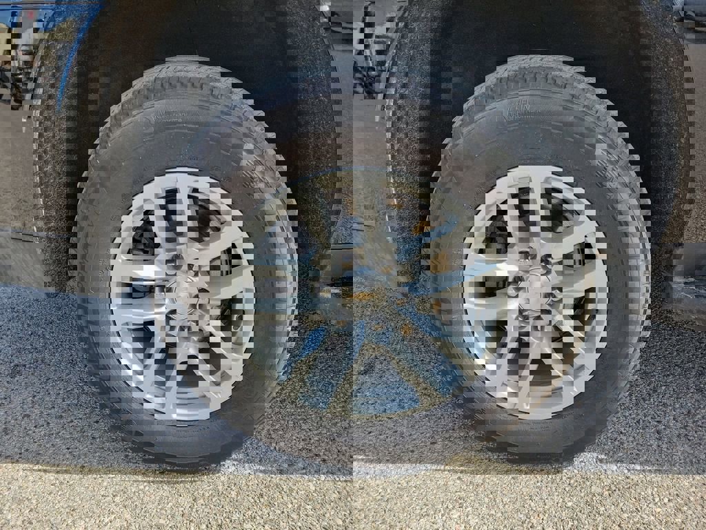 Used 2024 Chevrolet Suburban LT image 5