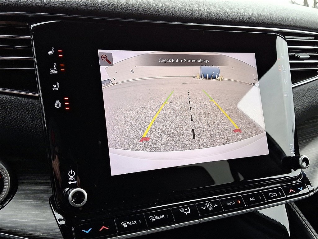 Used 2023 Jeep Wagoneer Series III w/ Preferred Equipment Group image 4