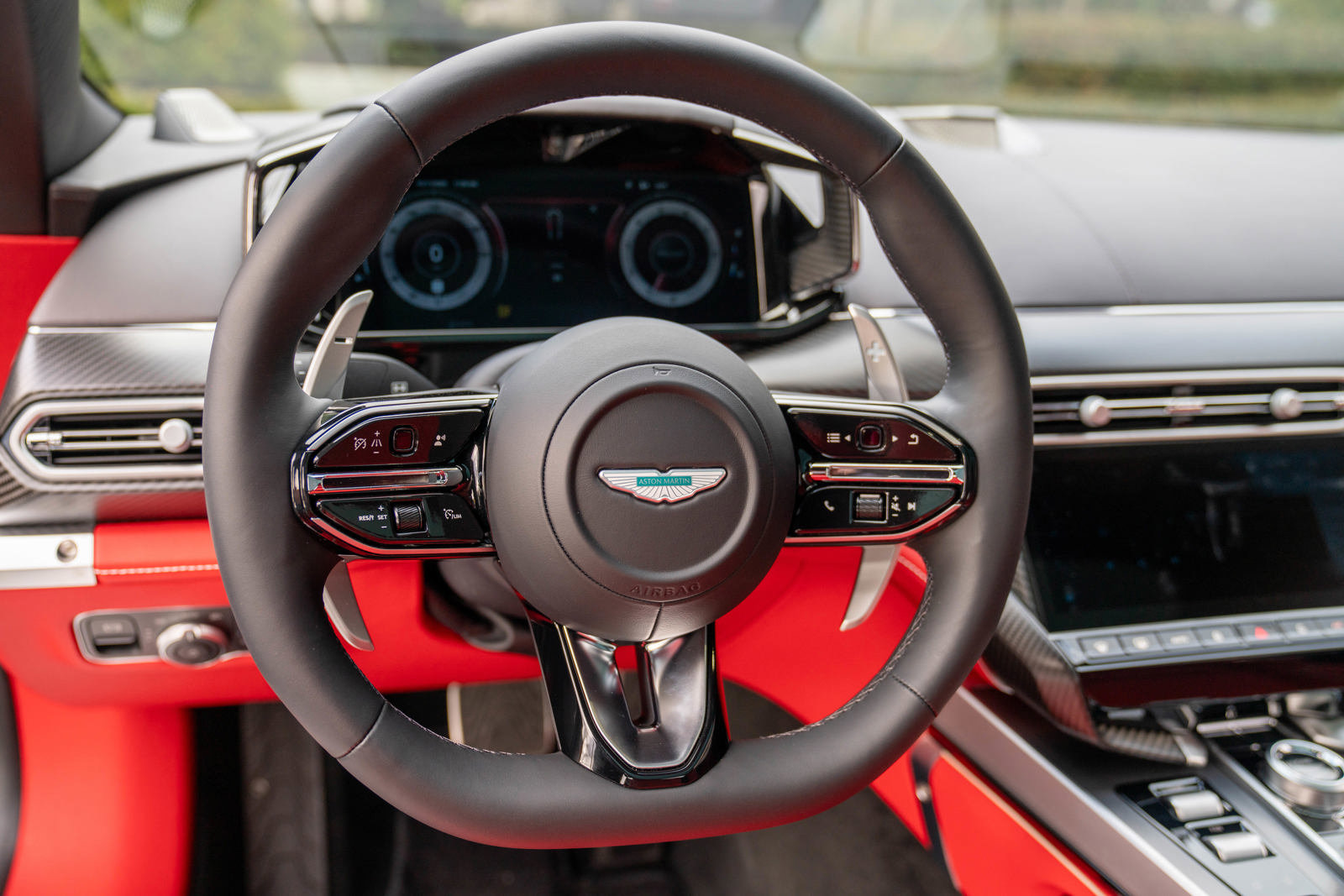 New 2025 Aston Martin Vanquish image 11