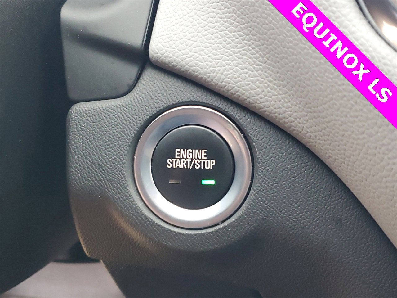 Used 2019 Chevrolet Equinox LS w/ LS Convenience Package image 27