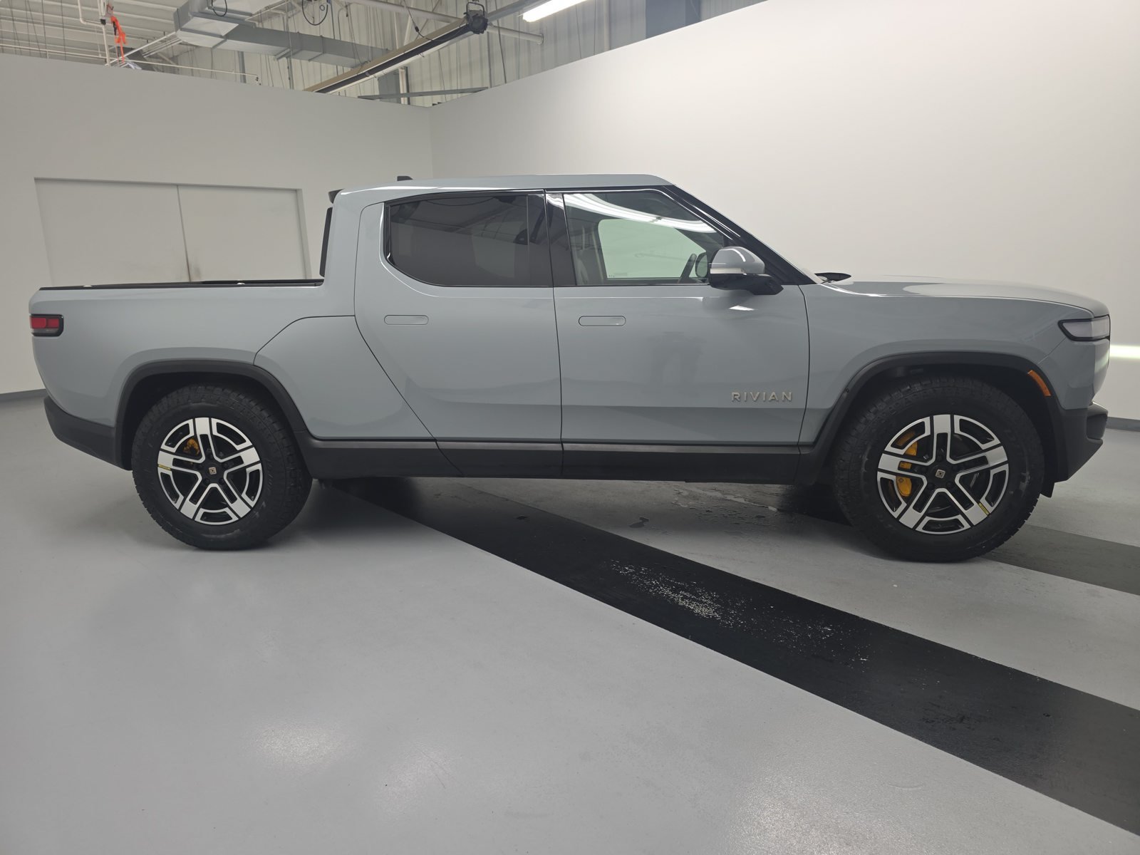 Used 2022 Rivian R1T Adventure AWD/4WD image 6