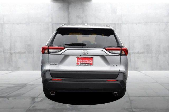 Used 2025 Toyota RAV4 XLE image 6