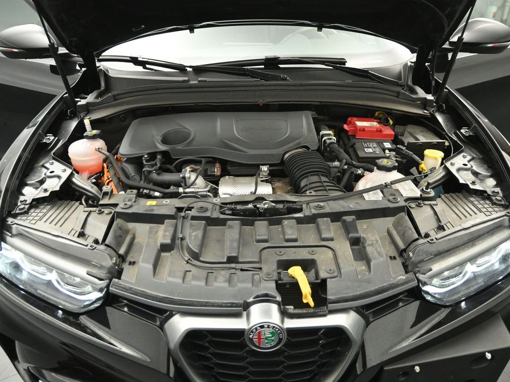 Used 2024 Alfa Romeo Tonale Ti w/ Premium Interior Package image 30