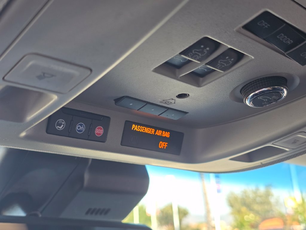 Used 2020 Cadillac Escalade Luxury RWD image 32