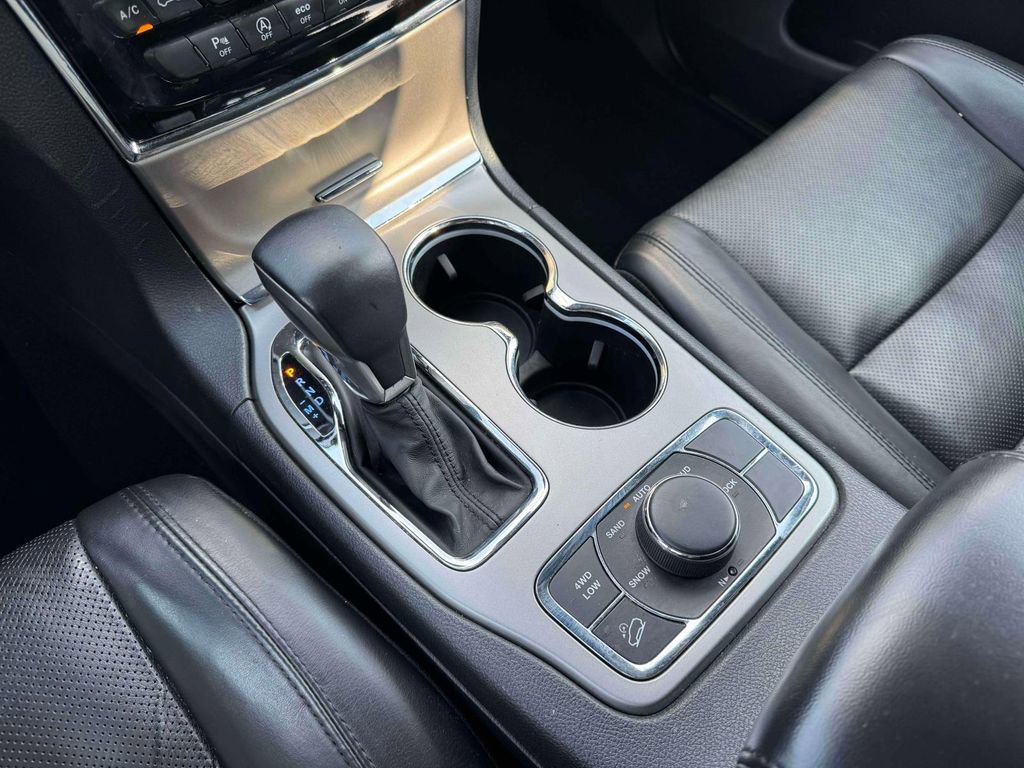 Used 2019 Jeep Grand Cherokee Limited w/ Luxury Group II image 30