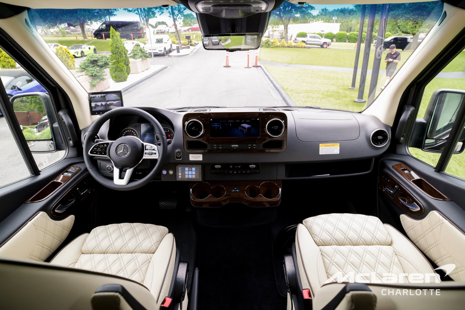 Used 2023 Mercedes-Benz Sprinter 3500 image 27